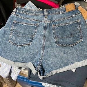 American Eagle Highest Rise Mom Short